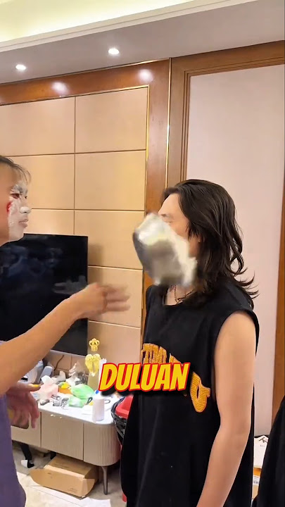 Hilarious game to hold back laughter, but the long-haired guy always loses😂