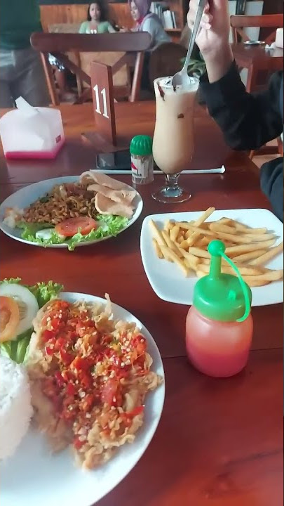 makan sama pacar 2 di omah prahu #shorts #kuliner
