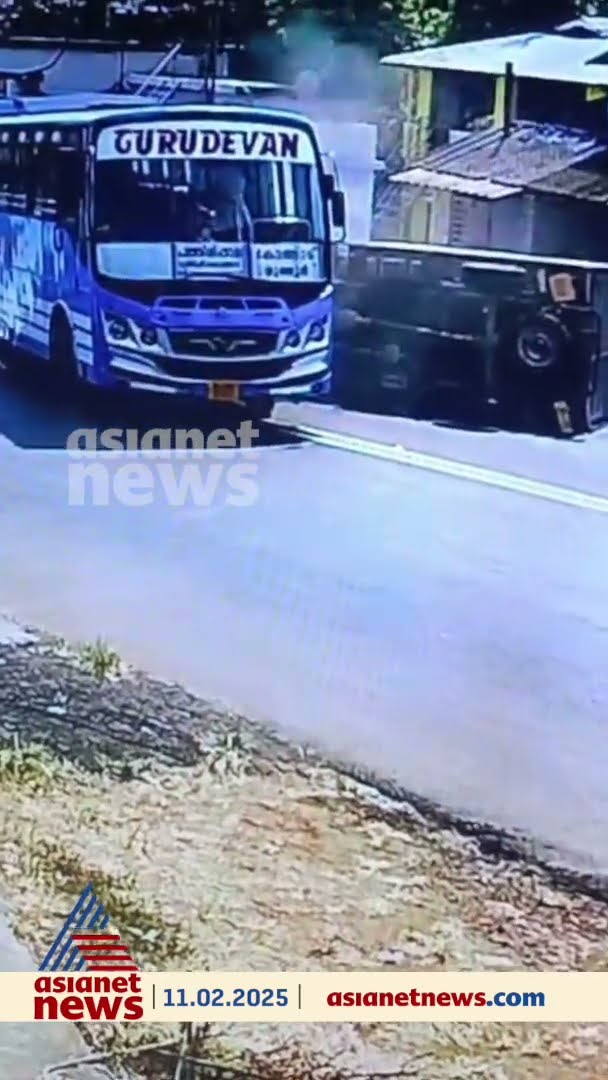 പാലക്കാട് മുണ്ടൂർ- ചെറുപ്പുളശ്ശേരി സംസ്ഥാനപാതയിൽ മിനി ലോറി നിയന്ത്രണം വിട്ട് മറിഞ്ഞുണ്ടായ അപകടം