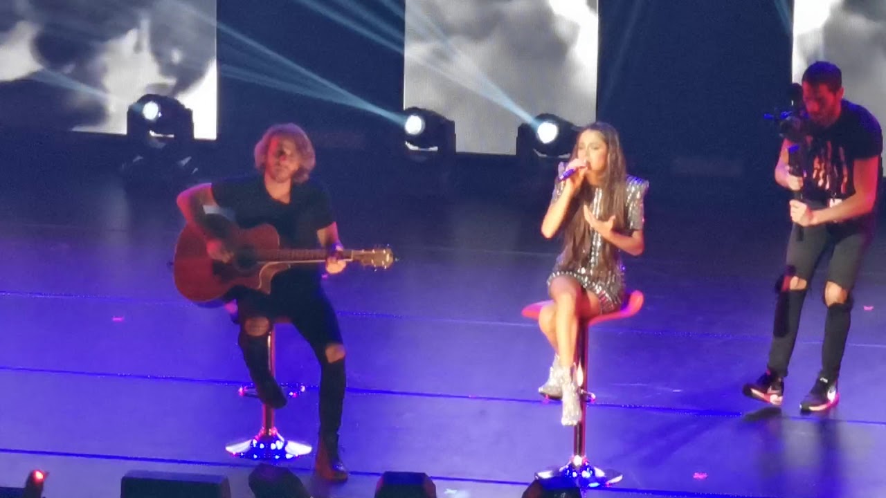 Tini Diciembre live Paris