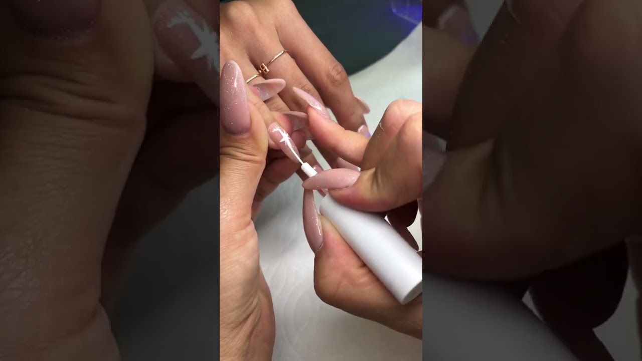 Mickey and Minnie Mouse Nails | Disney UK