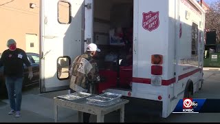 Thanksgiving meals delivered to homeless, homebound seniors