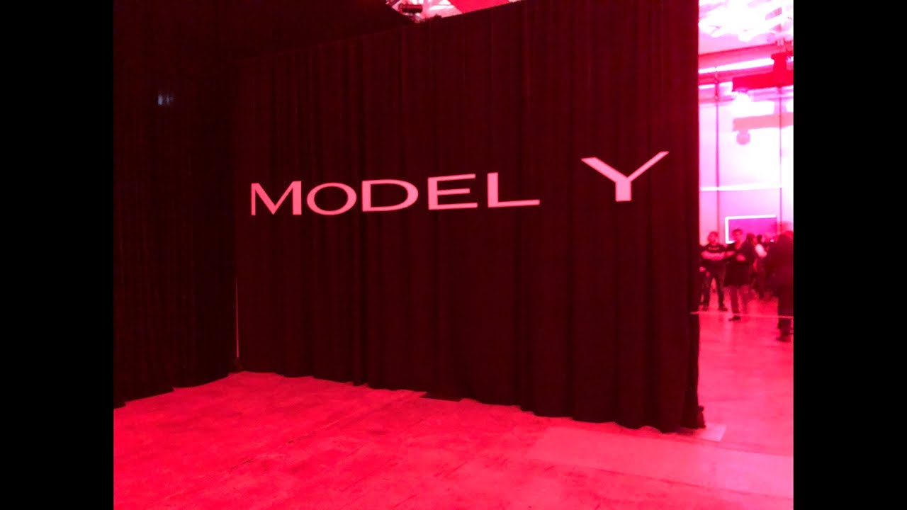 Tesla Model Y event - начало события