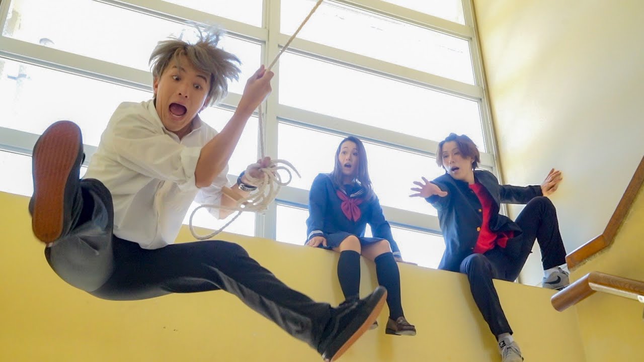 Школа, в которой нельзя ставить ноги на пол.