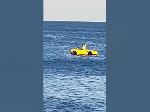 машина в море - YouTube