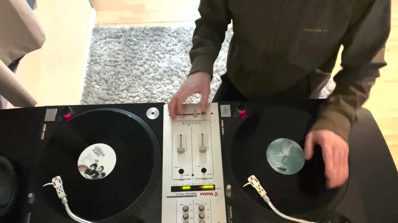 VESTAX PMC 06 MIXTICK SCRATCHING - YouTube