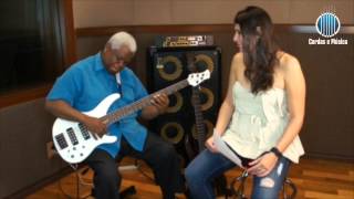 Como ser um Excelente Músico (Abraham Laboriel) - Cordas e Música chords