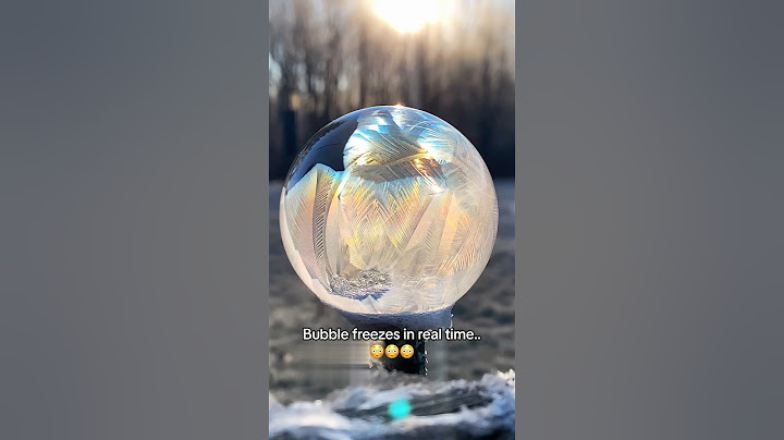 This guy makes amazing bubbles 😱