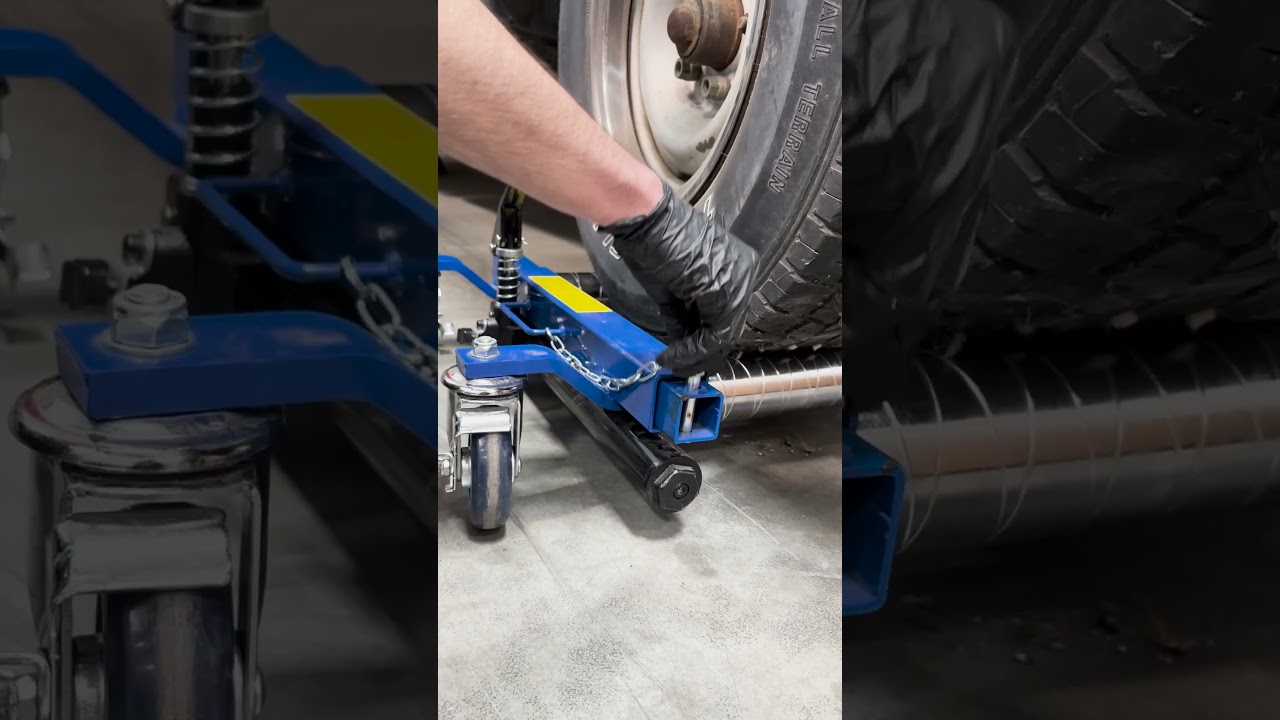 Effortless gliding with United Pacific’s Heavy Duty Hydraulic Positioning Jack.