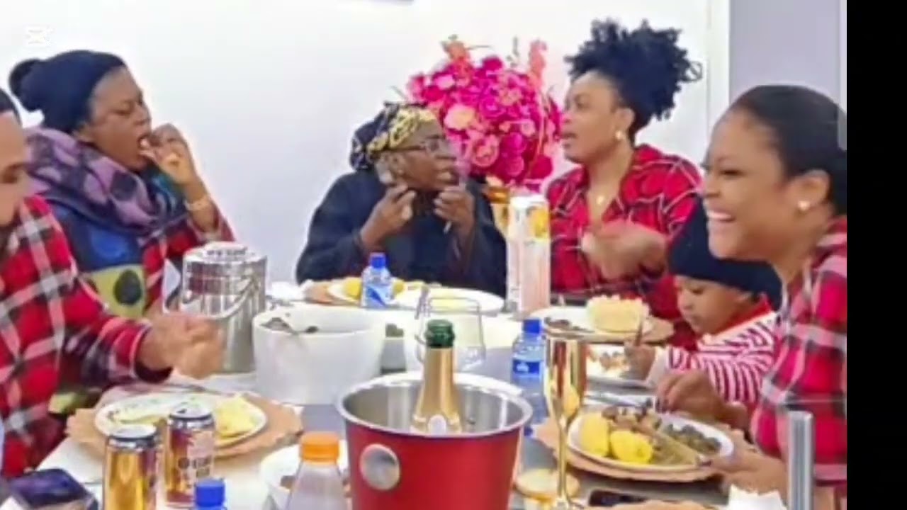 Carine Mokonzi en mode Fête ya Noël, ba zozo  bolak8sa pe Famille bino 