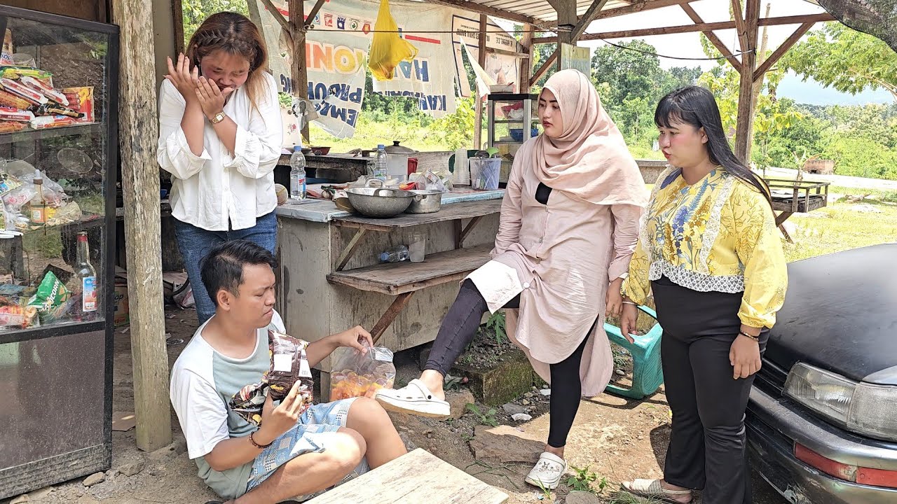 GADIS CANTIK NAKSIR SAMA PENJUAL WARUNG KOPI - DIHINA SAMA CEWEK MATRE