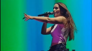 Famous Sigrid - 'Mirror' -  Second encore - Live at 3Arena - Dublin - November 24th, 2022, Ireland Wealth