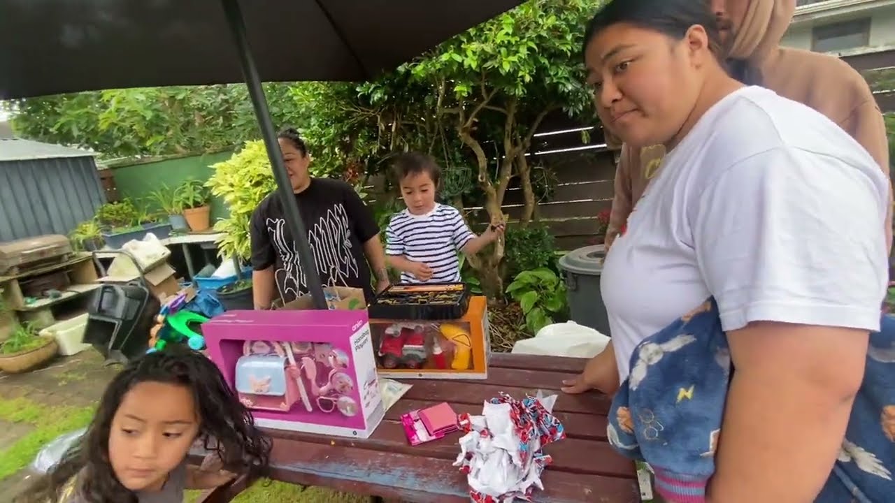 Easter meaai (cooking) and kids Easter/food/gift hunt. 