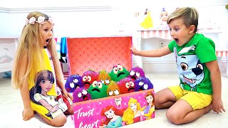 Diana and Roma check what is inside the antistress toys and slimes
