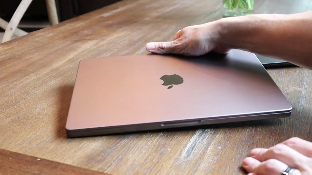 ゆと　MacBook Pro The Ultrabook Adventure Part II | Galaxy Book2 Pro or MacBook Pro