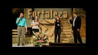 Video thumbnail of "Cuarteto Fortaleza - Dios Es Nuestro Refugio"