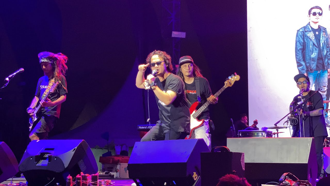 Momonon - Wahai Pantai 🏝At Gladiator Music Show || 