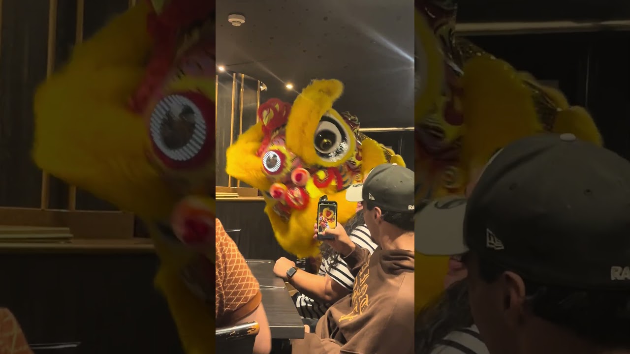 Dragon lady restaurant dinner entertainment 🤣 #shiplife #cruiseline #cruiseship