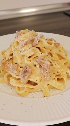 🇮🇹 Pasta a la carbonara como la hacen en Italia - ¡Te sorprenderás con el resultado!