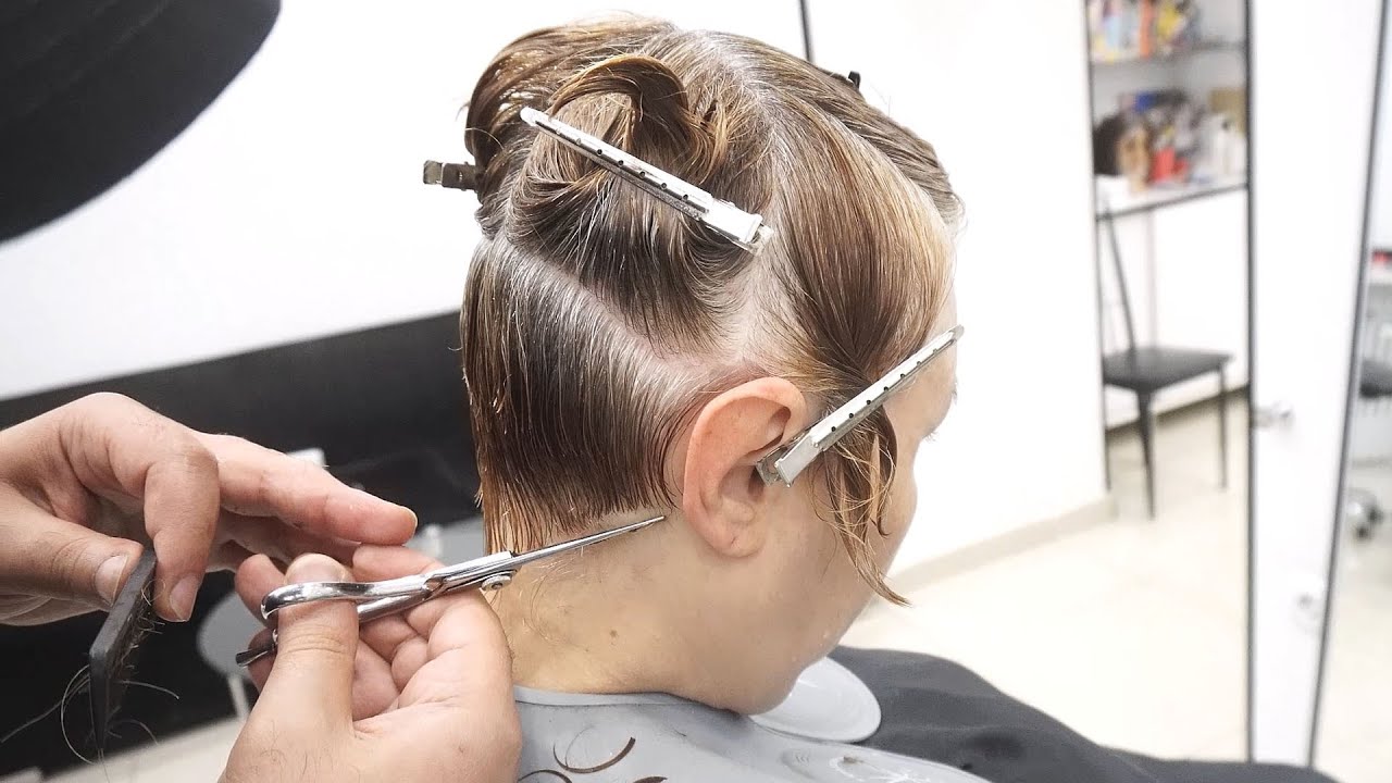 STACKED HAIRCUT - SHORT BLONDE PIXIE BOB WITH GRAY HIGHLIGHTS