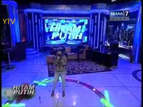 Video Fatin di Hitam Putih Lagu "Aku Memilih Setia"