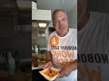 Sonntags Frühstück mit Angelo - rohes Ei und trocken Brot 😂