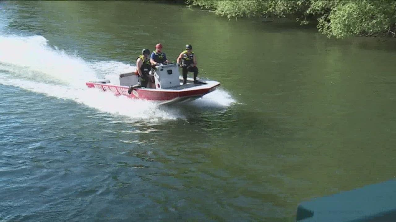 Boise Fire Dive Team makes 14 rescue assists on first day of river float season