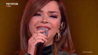 Esra İçöz & Biraz Kül Biraz Duman