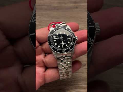 Tudor Black Bay Monochrome M7941A1A0NU-0003 wrist and lume shot