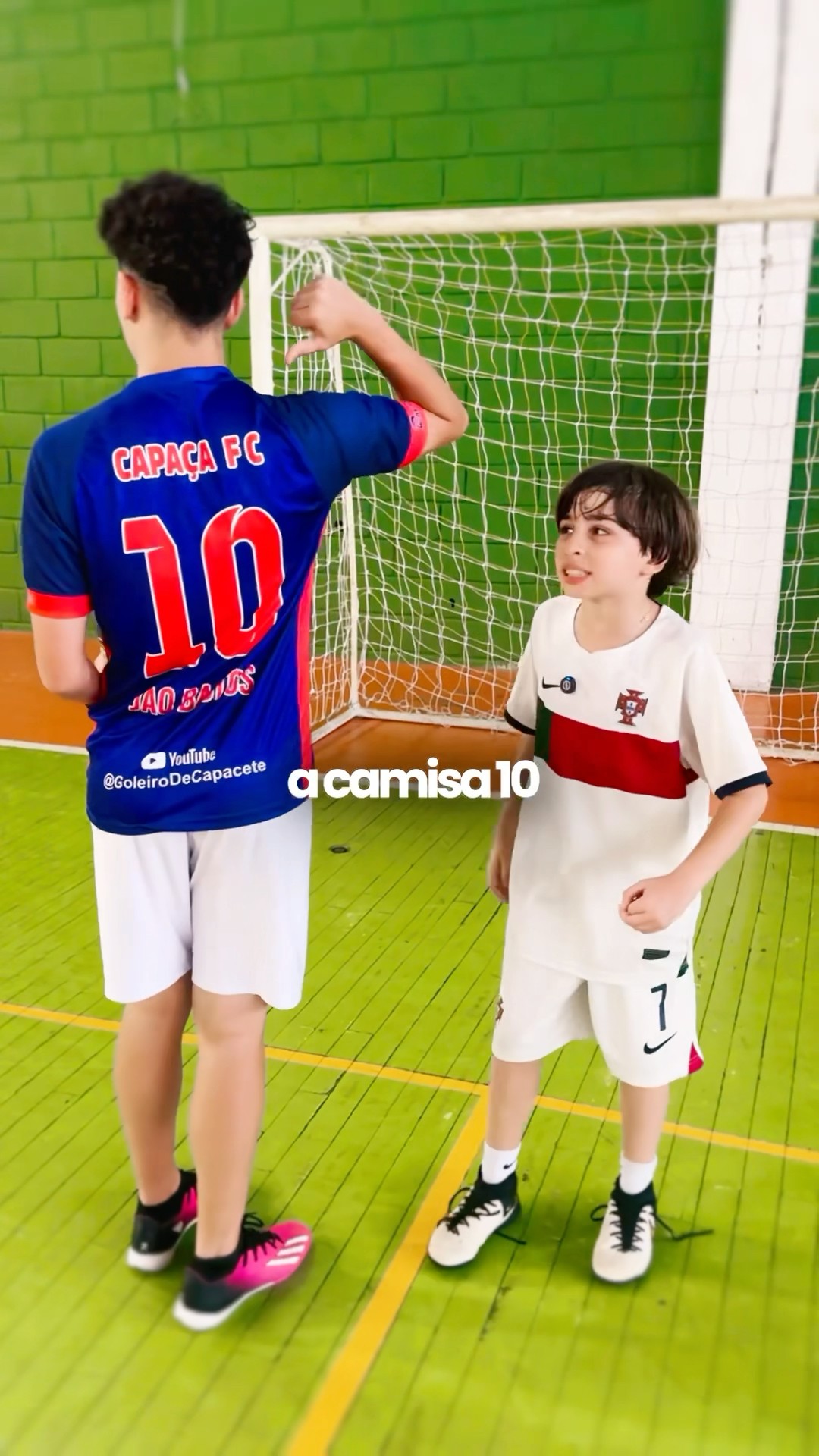 MEU IRMÃOZINHO ME ENSINOU COMO JOGAR DE CAMISA 10! #capaçafc
