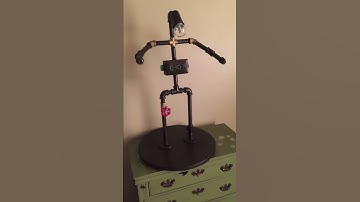 Robot pipe lamp diy.
