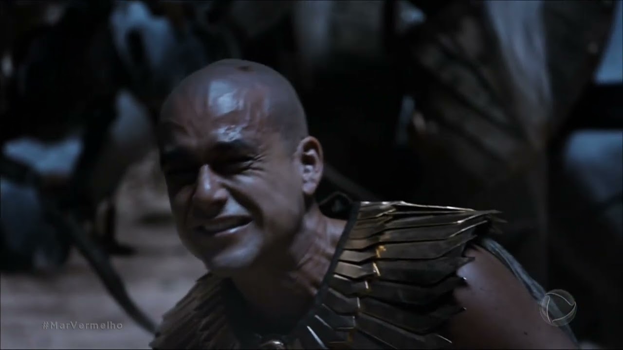 Moisés abre o Mar Vermelho para a passagem do povo hebreu - 'Os Dez Mandamentos'