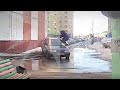 Боец правой ногой влетел в водительское окно. Real video