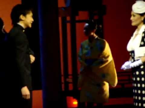 Bie-Behind the Painting(ข้างหลังภาพ-ชุดน้ำเงินลายจุด)