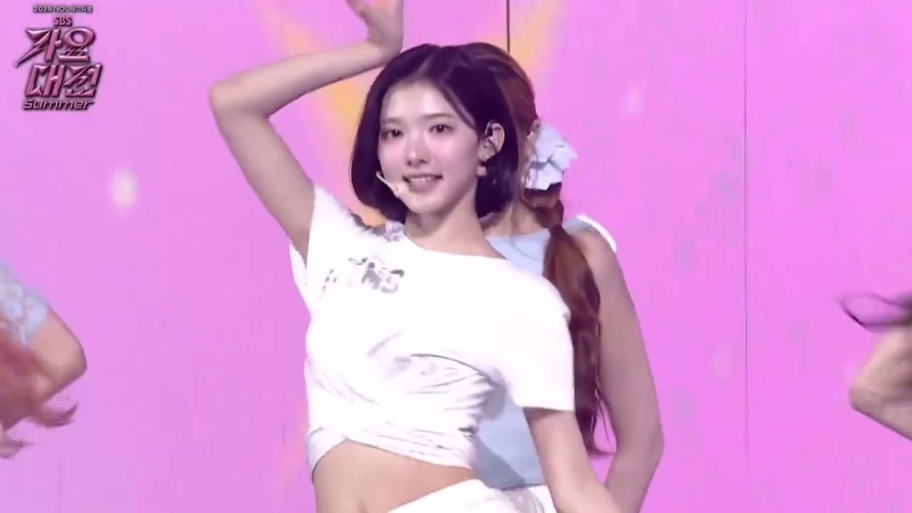 Hearts2Hearts - ‘STYLE (summer ver)' in SBS Gayo Daejeon 2025