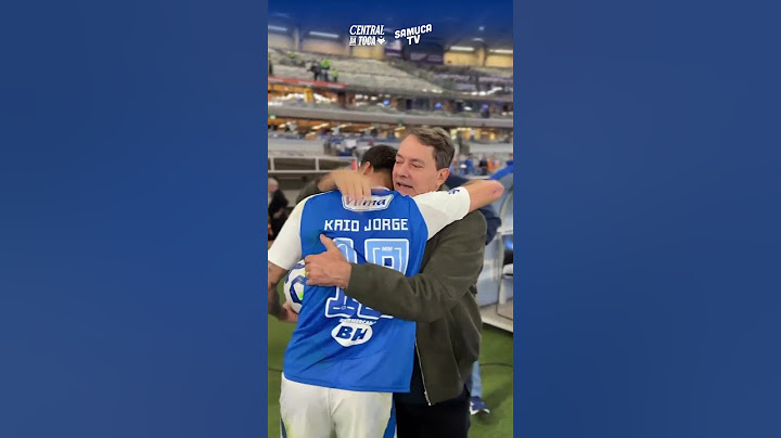 CONFIRA O ABRAÇO DE PEDRINHO EM KAIO JORGE APÓS O HAT-TRICK CONTRA O GRÊMIO
