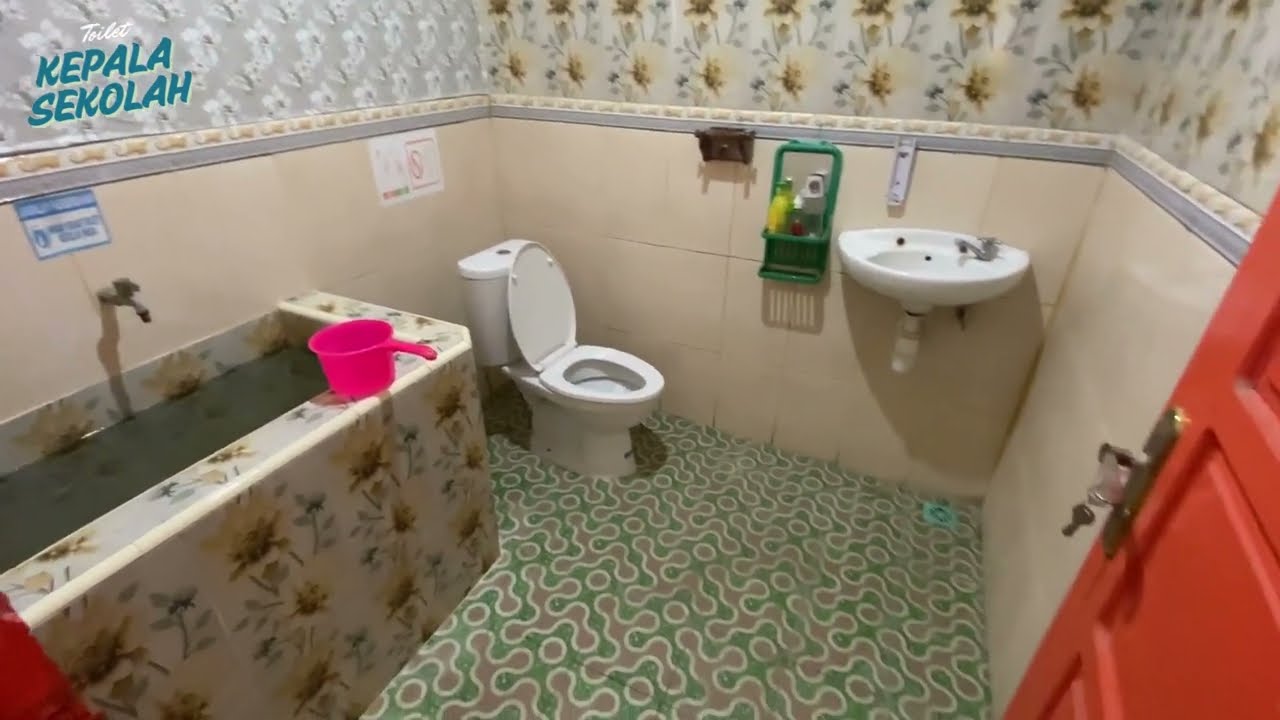 Prasarana Sekolah - Toilet SMAN 4 Pamekasan