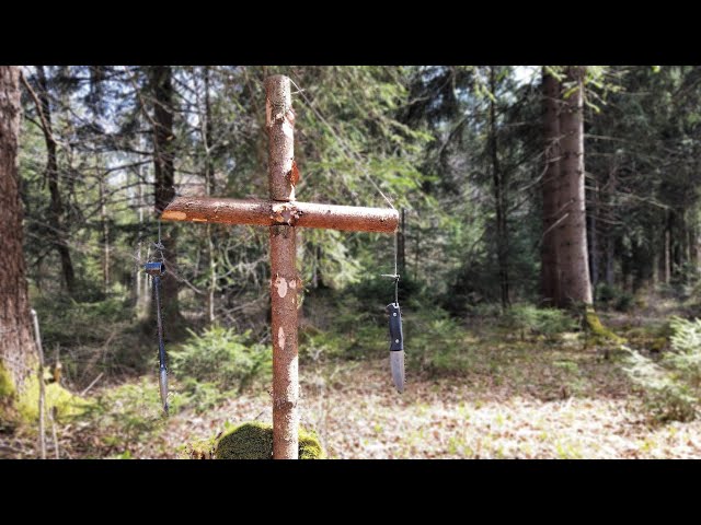 Ein Kreuz mit dem Holzbohrer