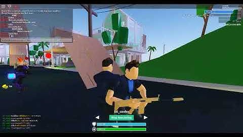 Strucid hacker (ROBLOX) they abuse aimbot.