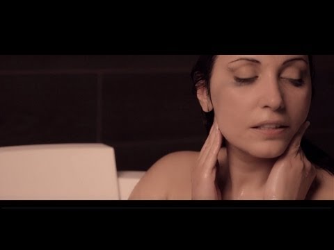 Carmen Villalba - Vado avanti (Official Video)