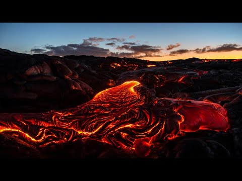 Лава в максимальном приближении. Завораживающие кадры извержения вулкана в Японии