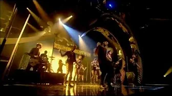 Rihanna - Disturbia live @ For One Night Only Rihanna - Disturbia live @ For One Night Only