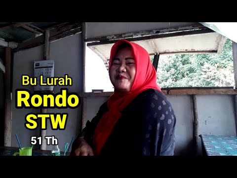 Janda kaya Stw mantan Bu Lurah hidup bersahaja ceria selalu tak kenal lelah dan letih.