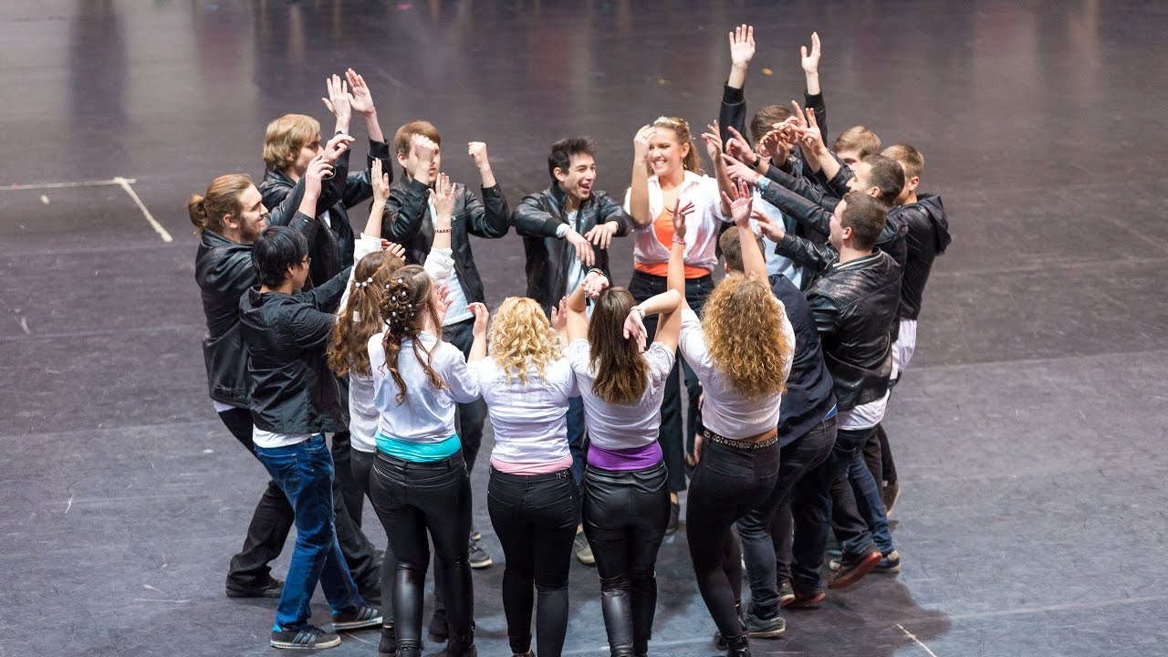 Osztálytánc 12.B  - Grease - Újbudai József Attila Gimnázium szalagavató 2016