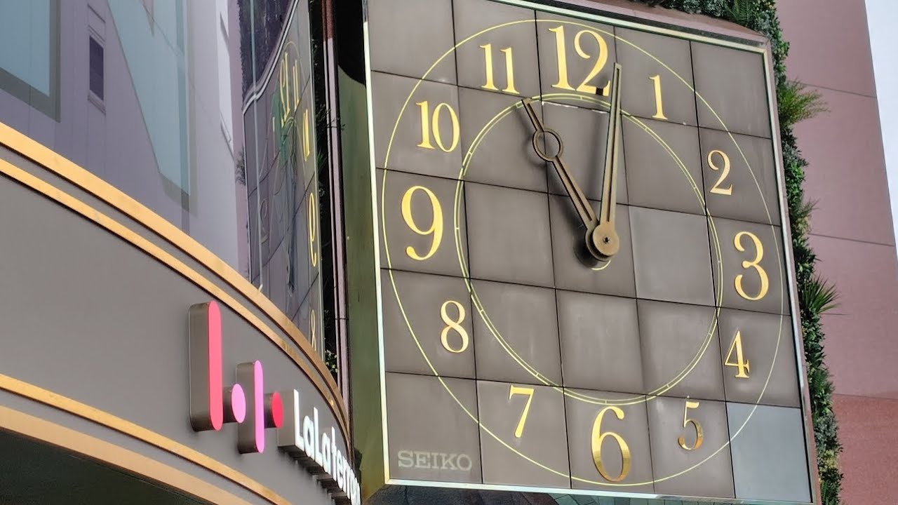 【変わらないまま変わり続ける】ららテラス川口 新生世界の人形時計 11時 旧川口そごう