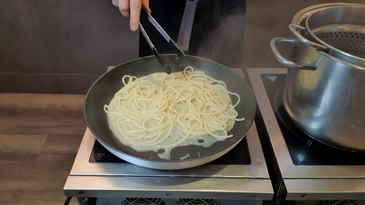 Spaghettoni cozze e pecorino