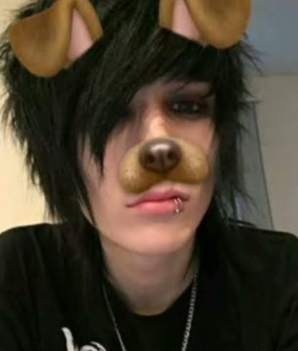 Status Wa Emo Kids Keren!