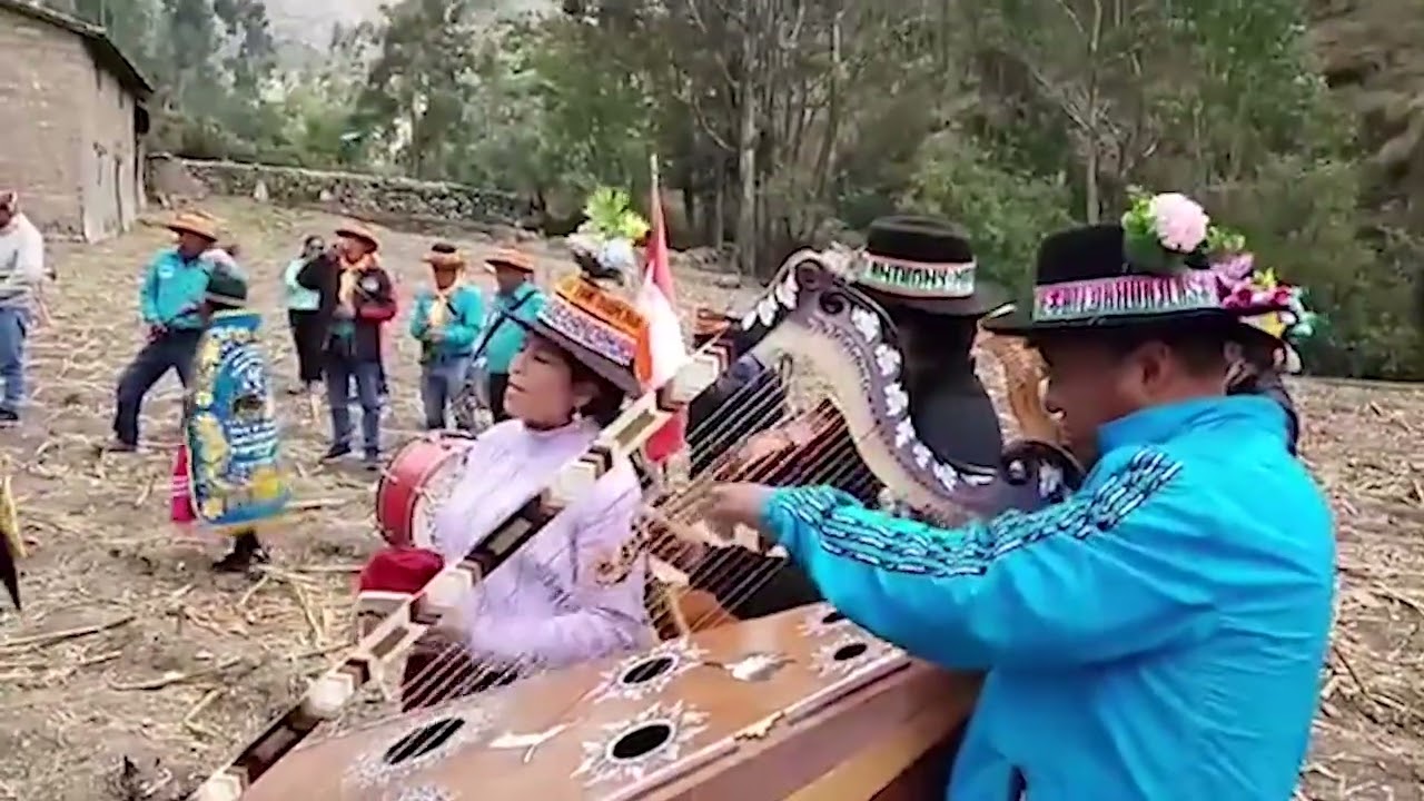 JARANA CON ARPA Y VIOLIN CON DULCE YENNY DE ANDAHUAYLAS