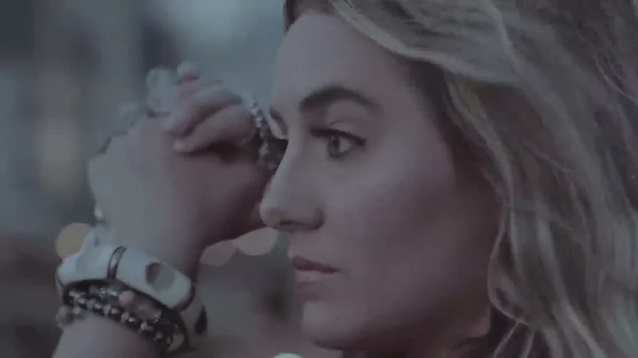 Lainey Wilson - Things A Man Oughta Know (Visualiz...