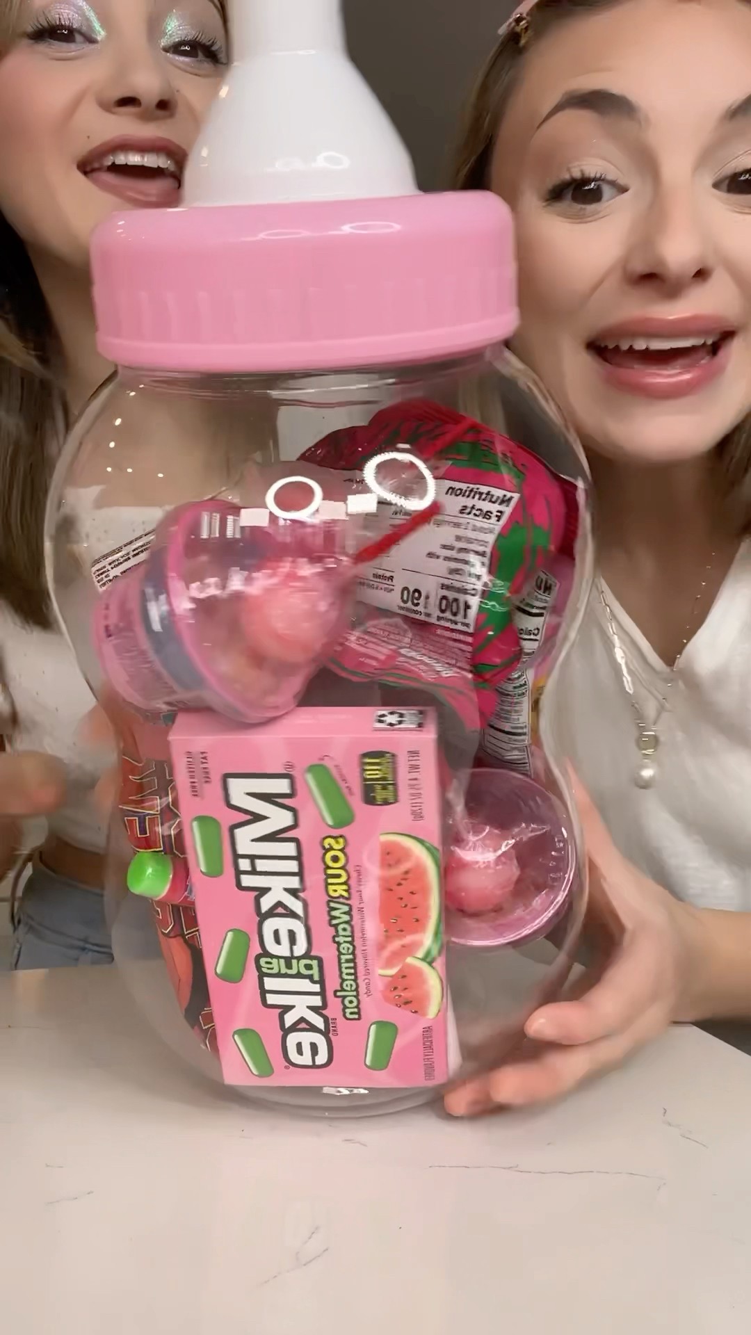 From pink to rainbow this can’t get any sweeter!??? #candy #colorchallenge